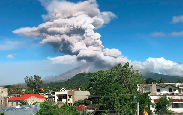 На Филиппинах произошло извержение вулкана