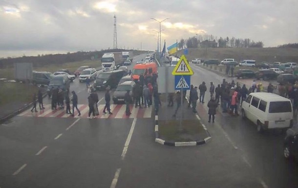  Челноки  предупредили о блокировании границы с Польшей