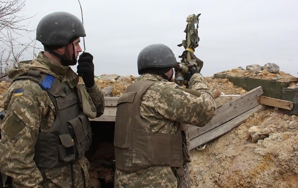 У зоні АТО поранені троє українських військових