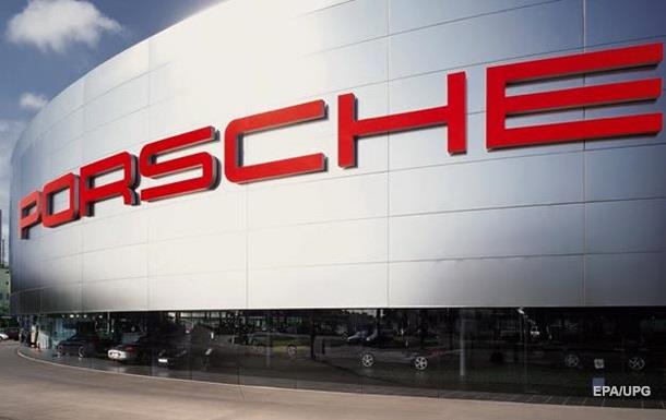 Porsche подвоює витрати на створення електромобілів
