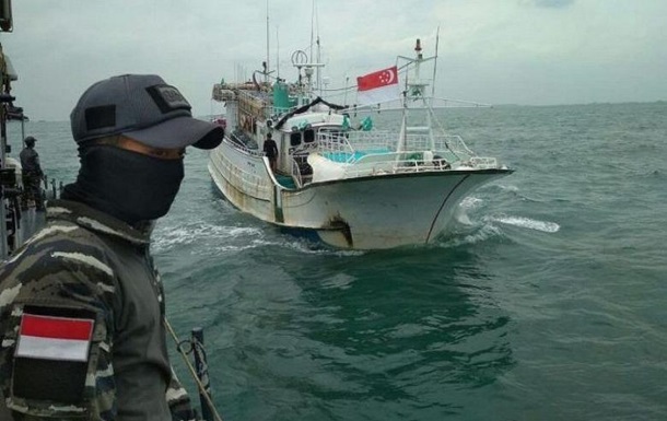 В Індонезії затримали судно з тонною метамфетаміну