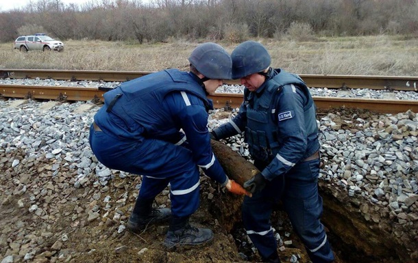 На залізничній колії під Одесою знайшли боєприпаси