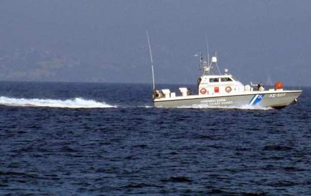 Турецкий катер береговой охраны протаранил греческое судно