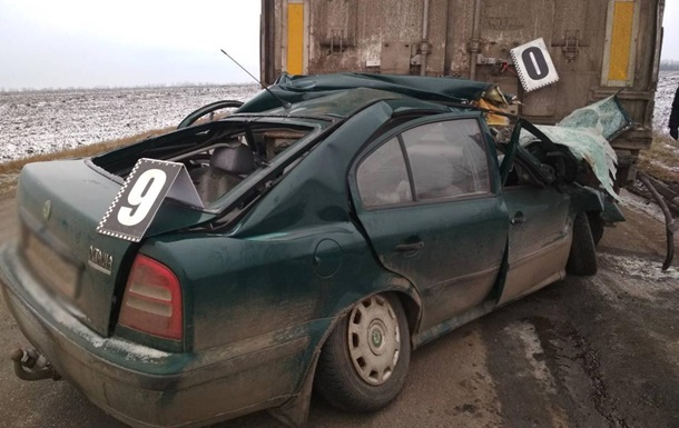 У Кіровоградській області Skoda зіткнулася з вантажівкою: три жертви