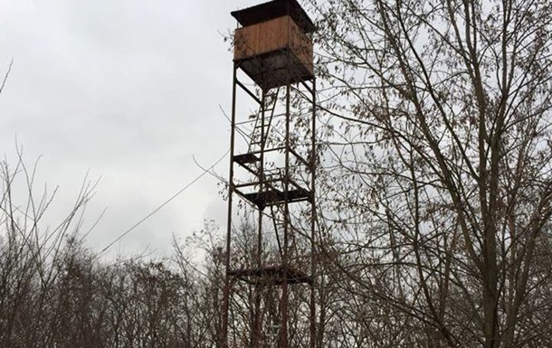 На  приватному кордоні  Закарпаття знесли дві спостережні вежі