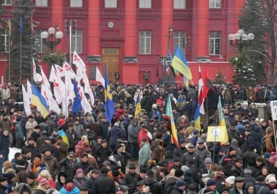 Протесты в Киеве: власть начинает и проигрывает