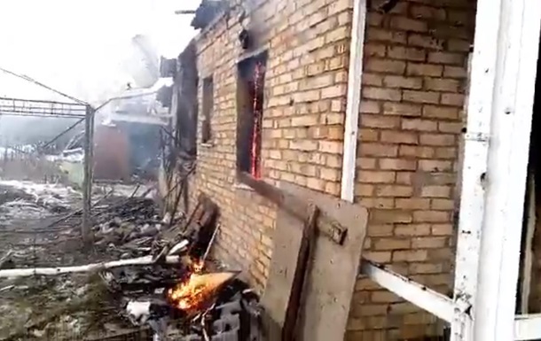 У донецькому селищі через обстріл згорів будинок - Жебрівський