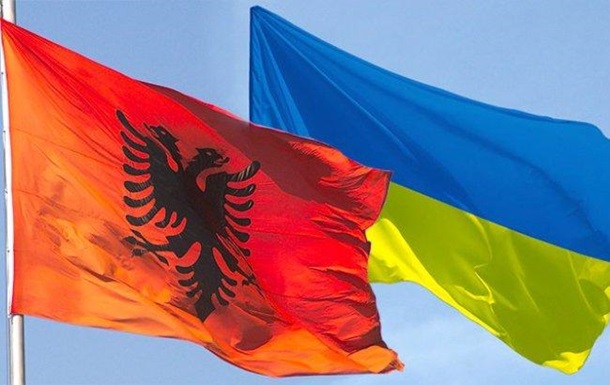 Глава МИД Албании прибывает в Украину