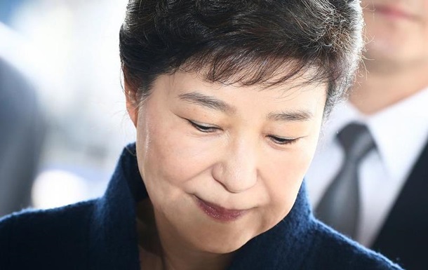Прокуратура Південної Кореї вимагає 30 років ув язнення для екс-президентки