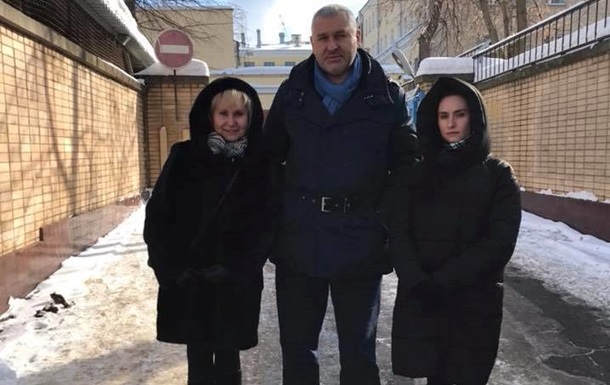 Сущенко зустрівся в СІЗО з дружиною і донькою
