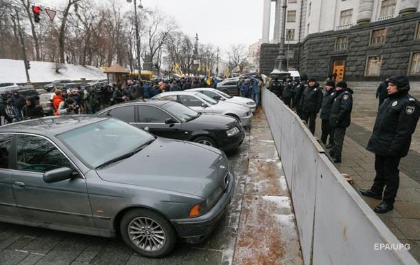 В Україні вирішили, що робити з авто на єврономерах - нардеп