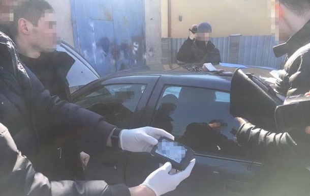 Во Львовской области полицейский погорел на взятке