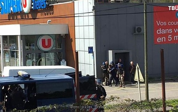 Из французского супермаркета освободили всех заложников