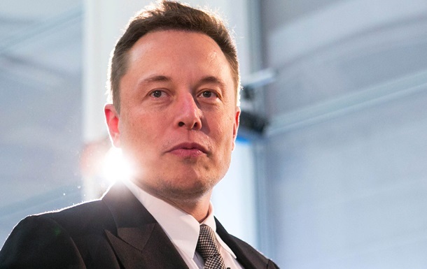 Маск удалил из Facebook страницы Tesla и SpaceX