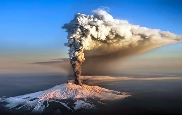 Вулкан Етна сповзає до моря - вчені