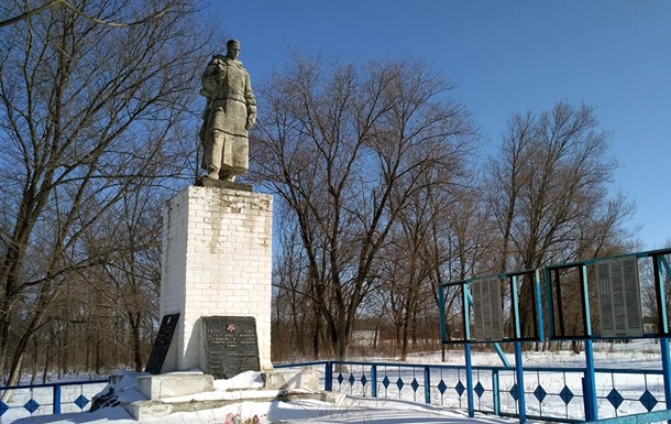 Під Харковом осквернили братську могилу