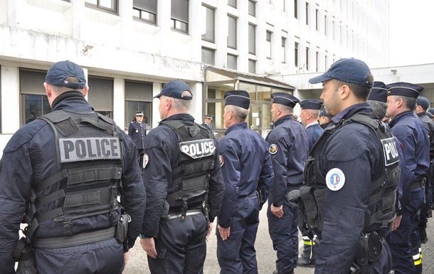 У Франції затримали підозрюваного в спробі наїзду на військових