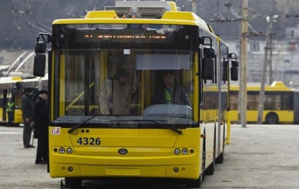 Аварія з тролейбусом у Львові: семеро постраждалих