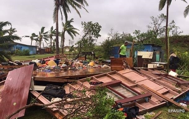 Ураган на Фіджі: є загиблі, розпочато масову евакуацію