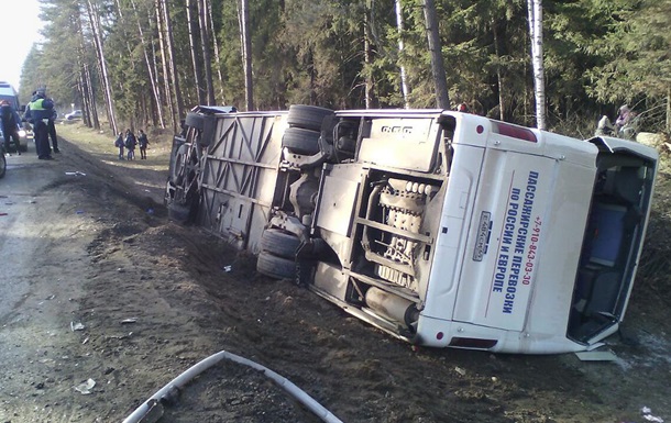 У Росії перекинувся автобус із 40 дітьми, є жертви