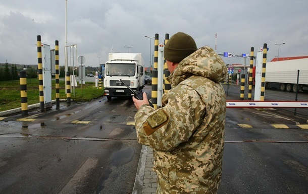 Сотни автомобилей застряли на границе с ЕС