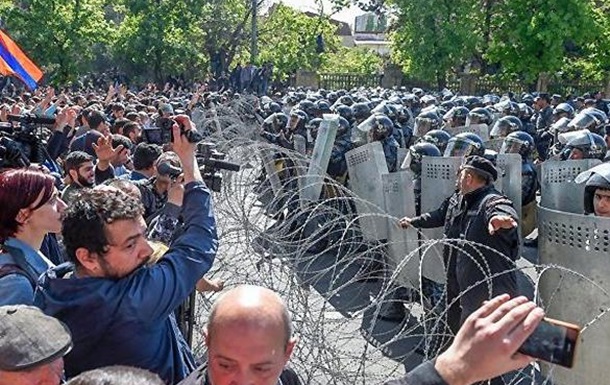 Протесты в Армении: люди вышли против узурпации власти