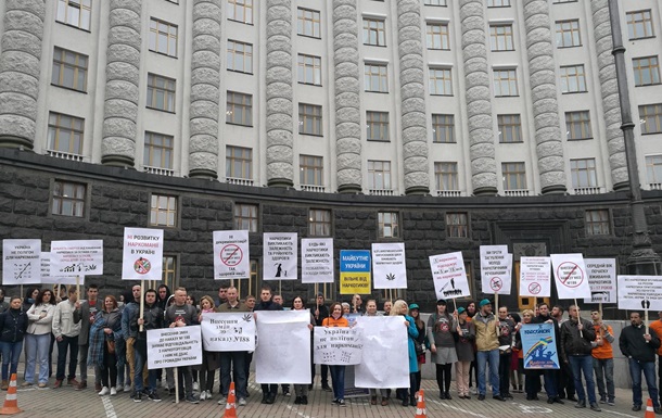 У четвер 12 квітня під Кабміном проходив антинаркотичний мітинг.