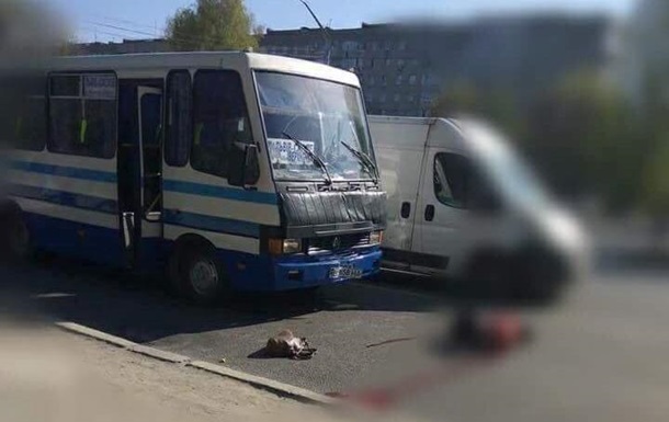 У Львові рейсовий автобус збив на смерть жінку