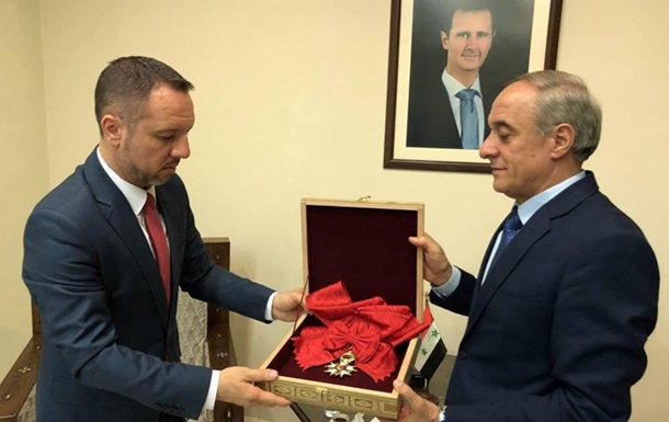 Асад повернув Франції орден Почесного легіону