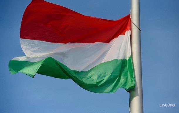 Венгрия выдала в Закарпатье более 100 тысяч паспортов - МИД