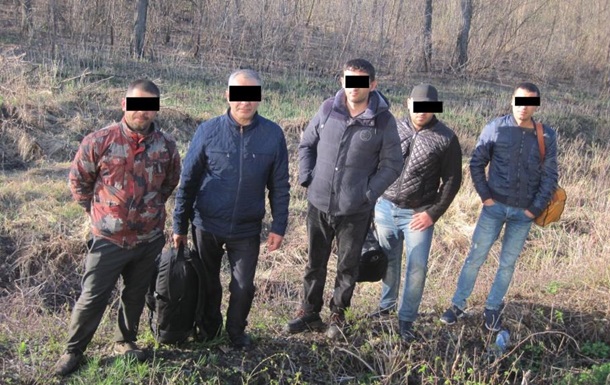 Группа нелегалов тайком пыталась попасть в РФ на товарном поезде