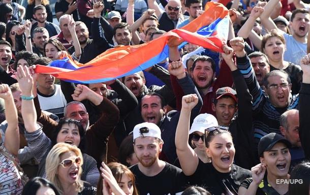 В Ереване возобновились протесты оппозиции