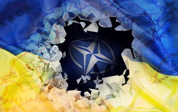 Призрачная и нежизнеспособная идея членства в НАТО раскалывает страну