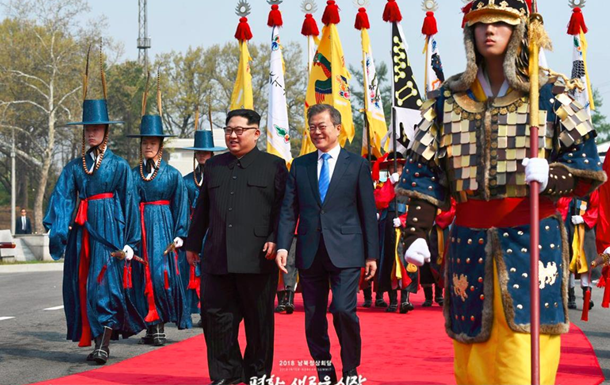 Лідери КНДР і Південної Кореї зустрілися