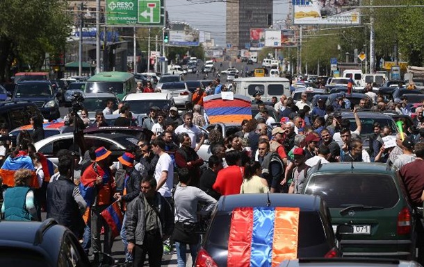 У Єревані протестувальники перекривають дороги