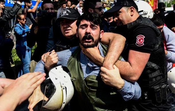 В Стамбуле на первомайских протестах задержали более 80 человек