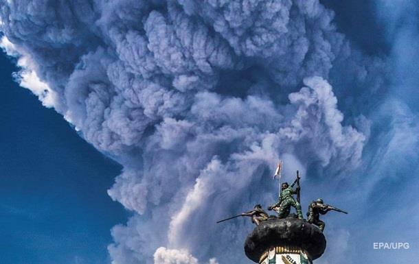 В Индонезии произошло извержение вулкана