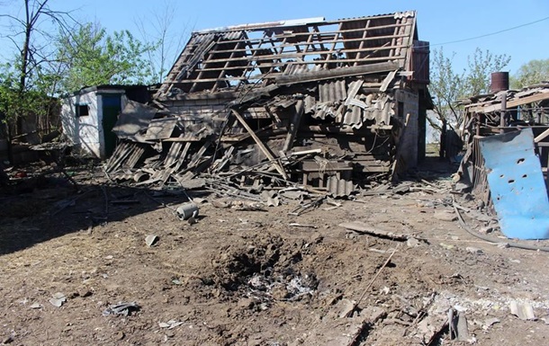 Сутки в Донбассе: 22 обстрела, ранены трое военных