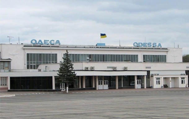 В Одесі екстрено приземлився пасажирський літак