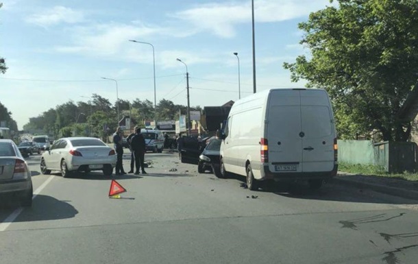 Під Києвом через ДТП утворився затор