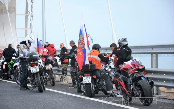 Байкеры нарушили правила на Крымском мосту