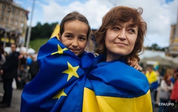 Порошенко: 70% украинцев за вступление в ЕС 