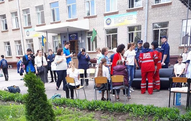 В школе Харькова распылили неизвестное вещество