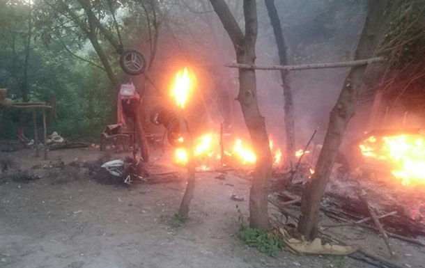 У Західній Україні вдруге за місяць напали на табір циган