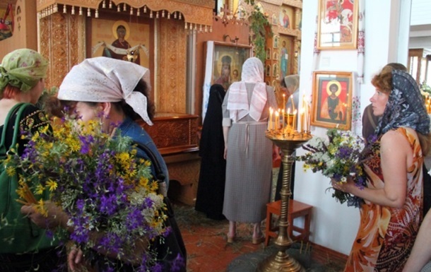 Православні християни святкують Трійцю