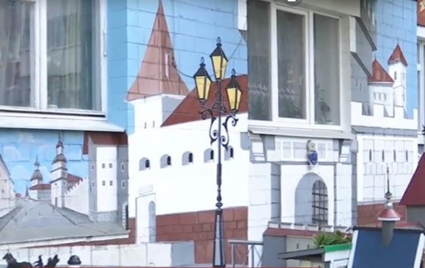 Житель Львова зробив копію міста у дворі багатоповерхівки