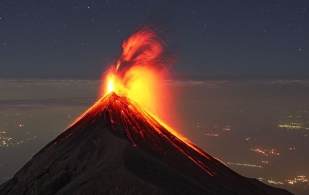 Растет число жертв извержения вулкана в Гватемале