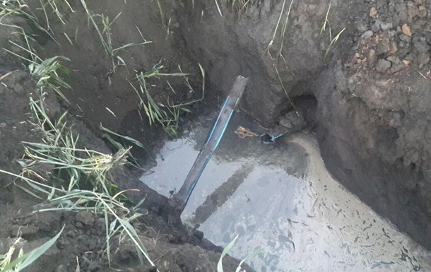 На кордоні з Росією виявили підземний трубопровід
