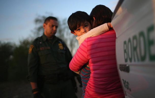 Меланія Трамп розкритикувала вилучення дітей у мігрантів