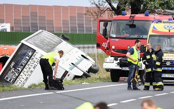 Число пострадавших в ДТП с автобусом в Польше выросло до 29